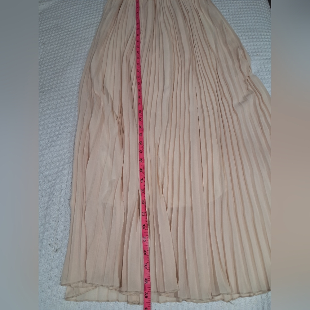 Miracle Cream Pleated Maxi Skirt - Size S/M - Elastic Waist Like New - Picture 3 of 15